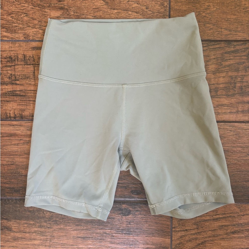 Lulu lemon biker short